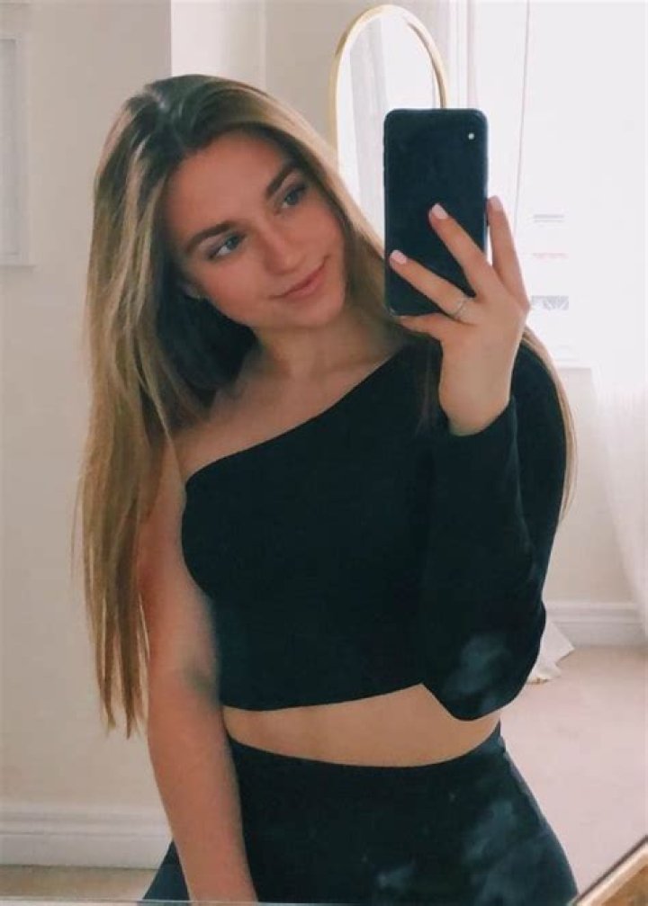 Sadie Aldis Height, Weight, Age, Body Statistics