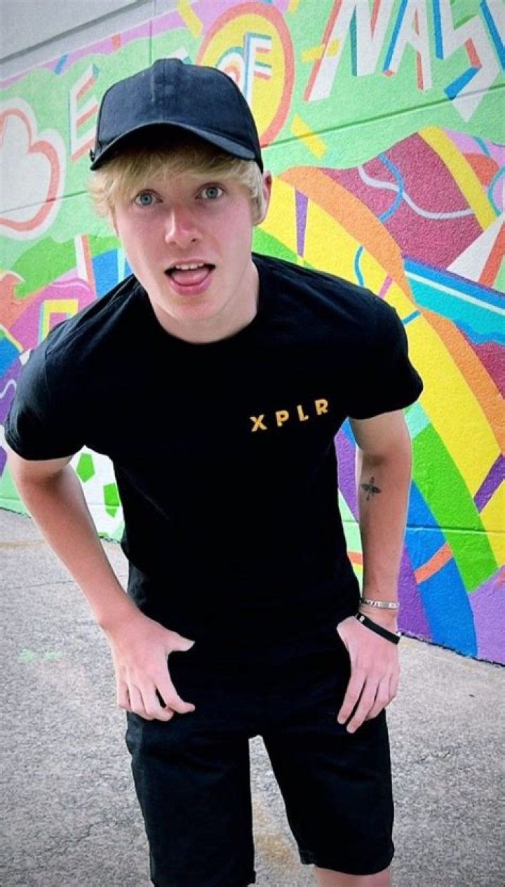 Sam Golbach Height, Weight, Age, Girlfriend, Family, Facts, Biography