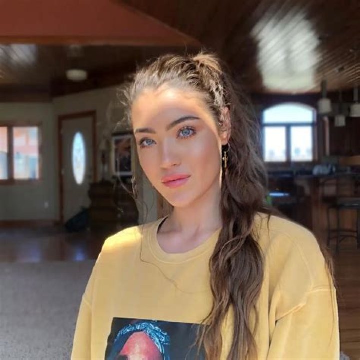 Samantha Abernathy - Bio, Age, Wiki, Facts and Family