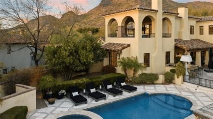 Sarah Palin's Arizona Mansion For Sale At $2.49 Million