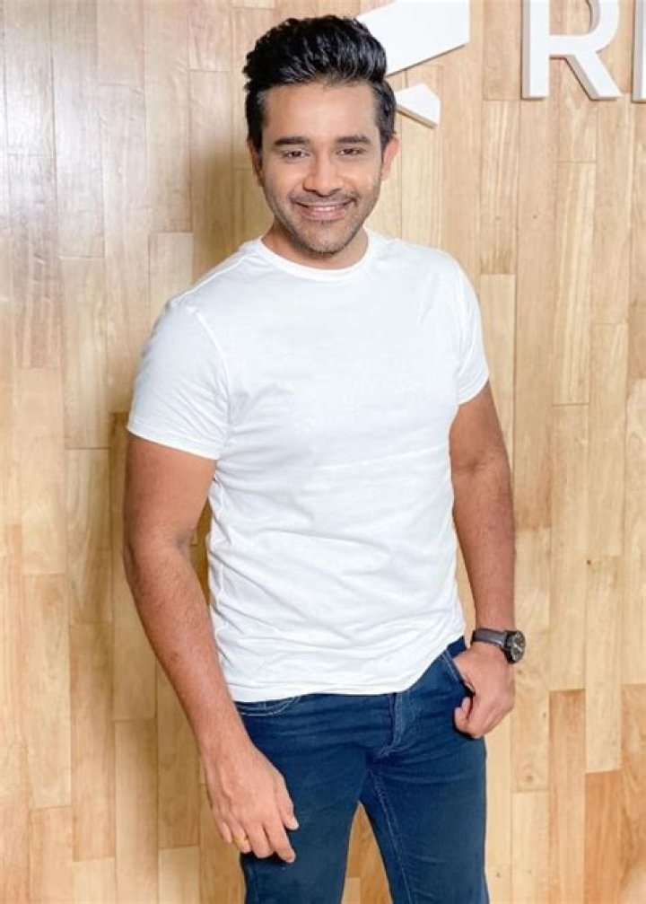 Saranga Disasekara Height, Weight, Age, Spouse, Biography, Facts