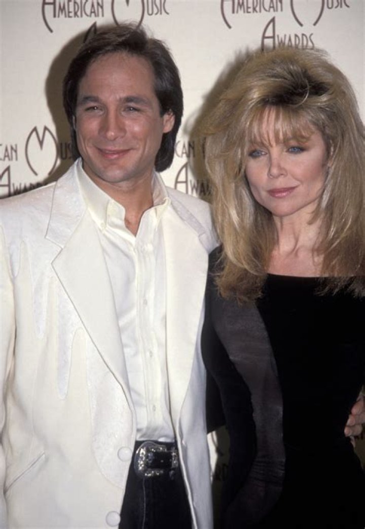 See Lisa Hartman Black, Ciji Dunne on "Knots Landing," Now