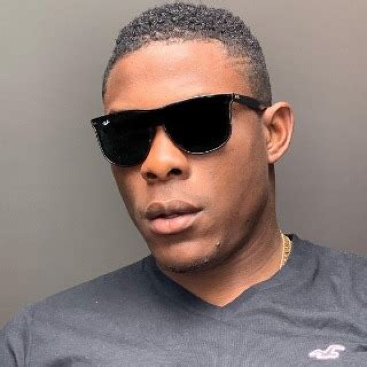 Sheldon Cottrell Salary and Earnings from Cricket; Is he Married? (Bio, Age, Family, Affair, Girlfriend, Stats)