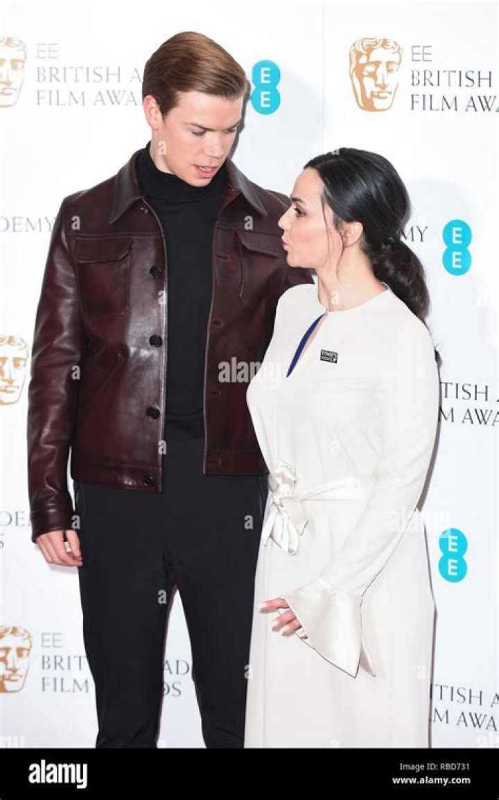 Skandar Keynes Height, Weight, Age, Girlfriend, Family, Facts, Biography