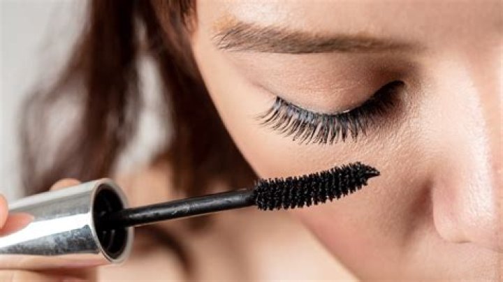 The Best Mascara Shade for Your Eye Color, Makeup Experts Say