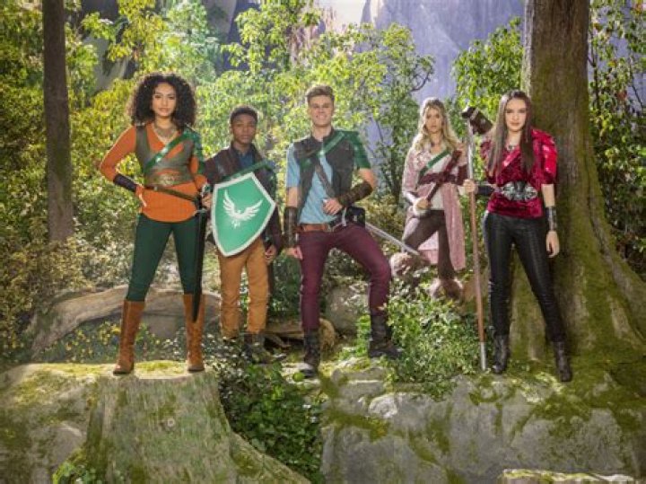 The Cast of “Knight Squad” Reveal Their DREAM SQUAD Members and Tease First Season – Celeb Secrets
