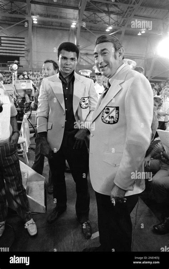 The Fascinating Way Muhammad Ali And Howard Stern Are Tied Together In History