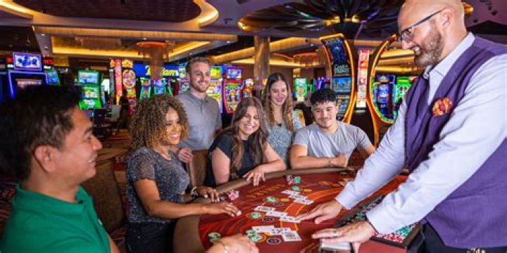 Two Las Vegas Dealers Arrested For Stealing $1 Million From The Bellagio Casino