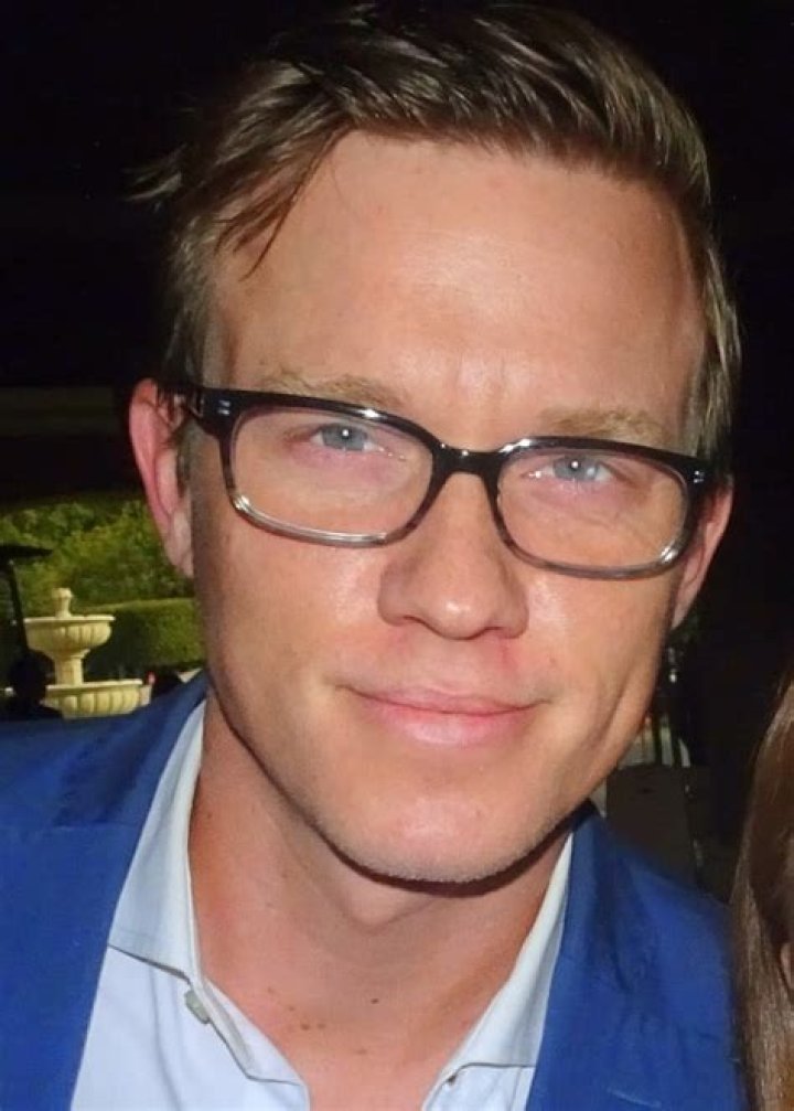 Warren Kole Height, Weight, Age, Girlfriend, Family, Facts, Biography