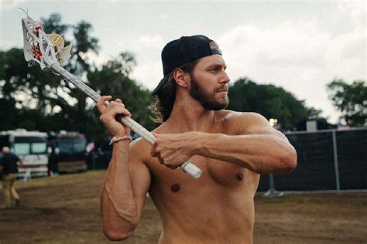 Warren Zeiders (singer) - Wikipedia, Age, Net Worth, Biography , Spotify, TikTok, Facebook, Facts and Family