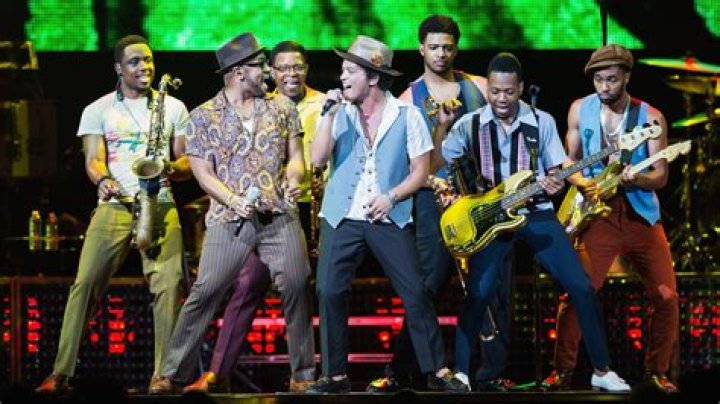 Was Bruno Mars in a Band?