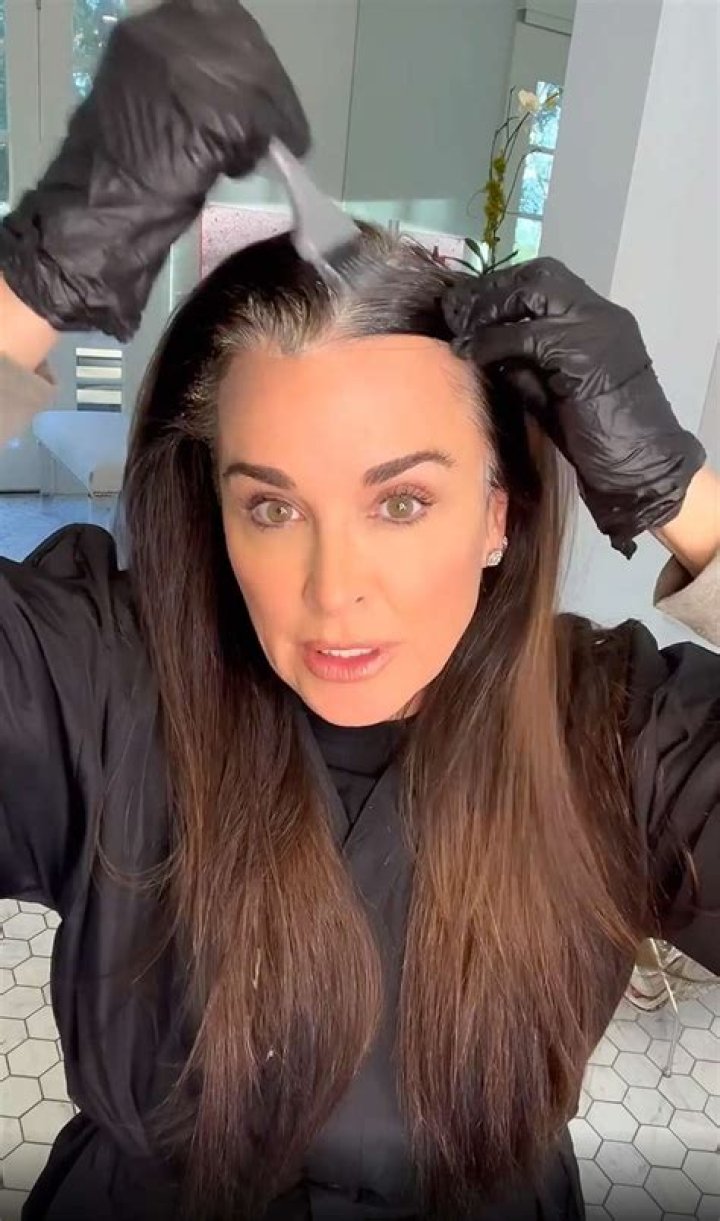What Makeup Does Kyle Richards Use?