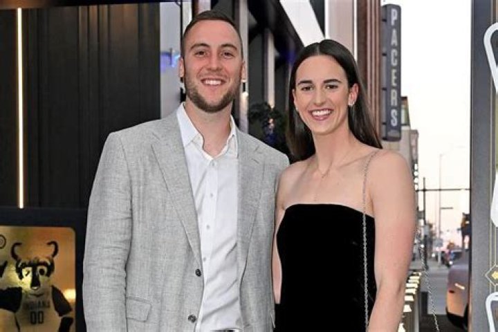 Who is Caitlin Powell Dating Now