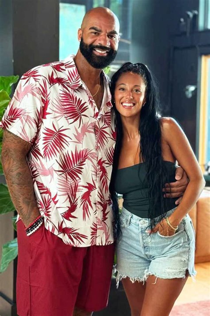 Who is Carlos Ferro Dating Now?