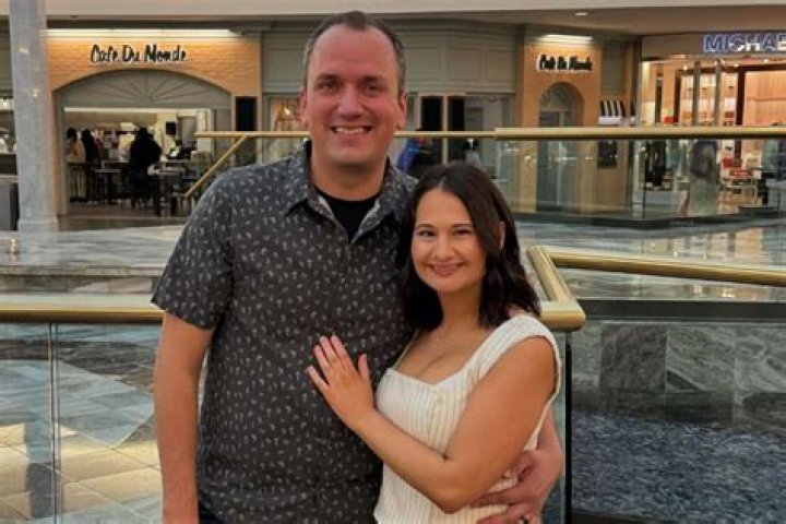 Who is Carmen Blanchard Dating Now?