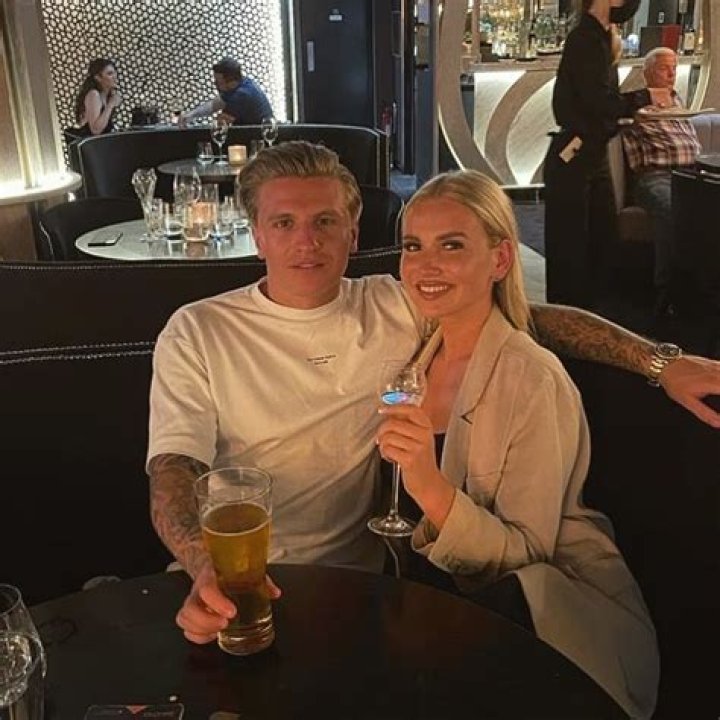 Who is Jason Cummings? Is he plays from Scotland or Australia? Know About His Net Worth, Earnings, Salary, Girlfriend and Stats