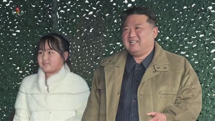 Who is Kim Dong-wan Dating Now?