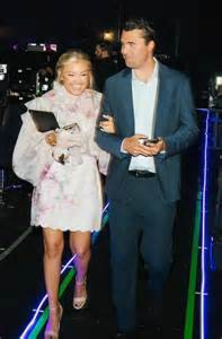 Who is Kirk Fox Dating Now