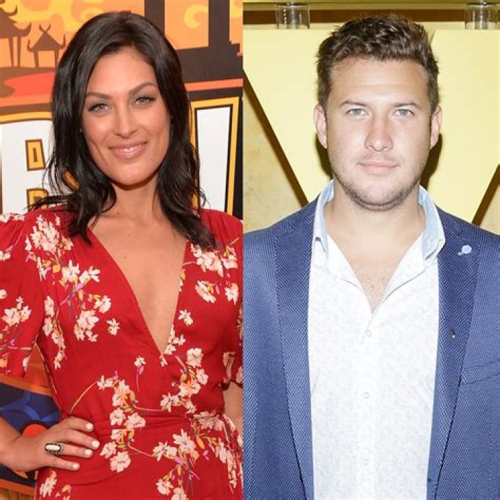 Who is Michelle Krusiec Dating Now