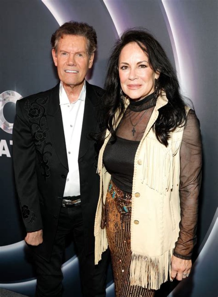 Who is Randy Travis Dating Now