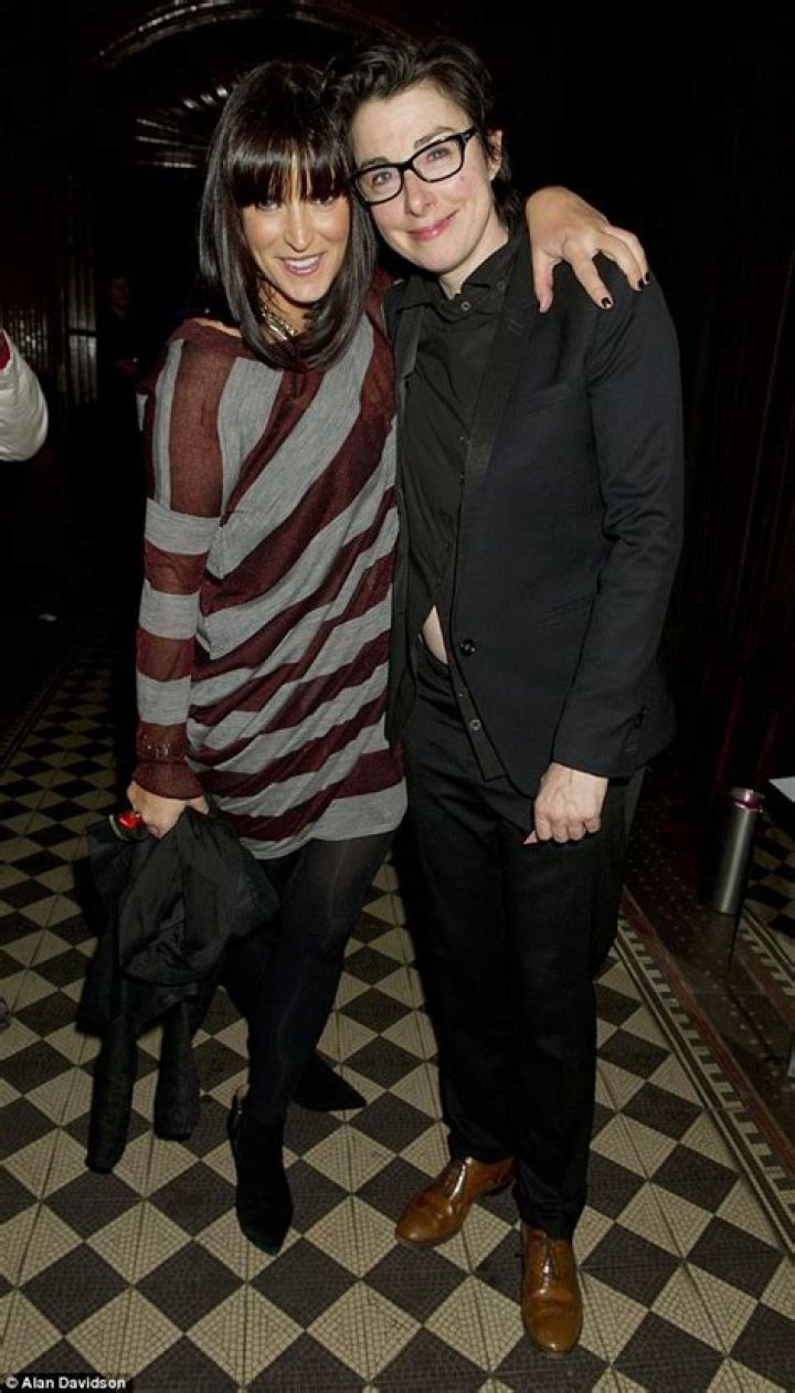 Who is Sue Perkins Dating Now