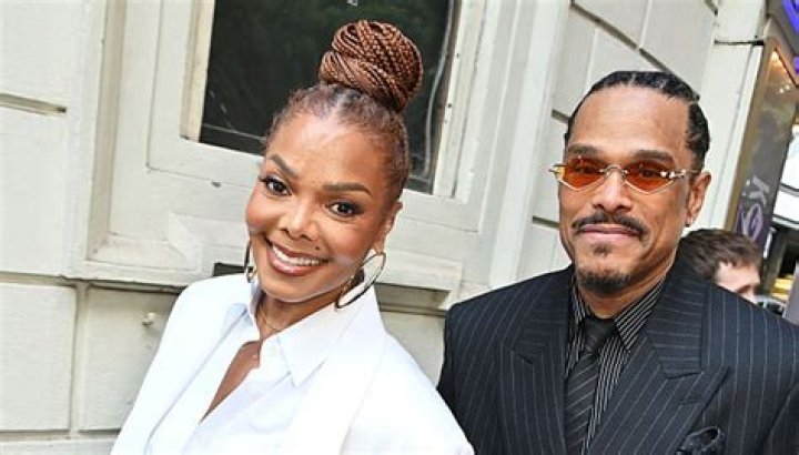 Who is Vernon Maxwell Dating Now